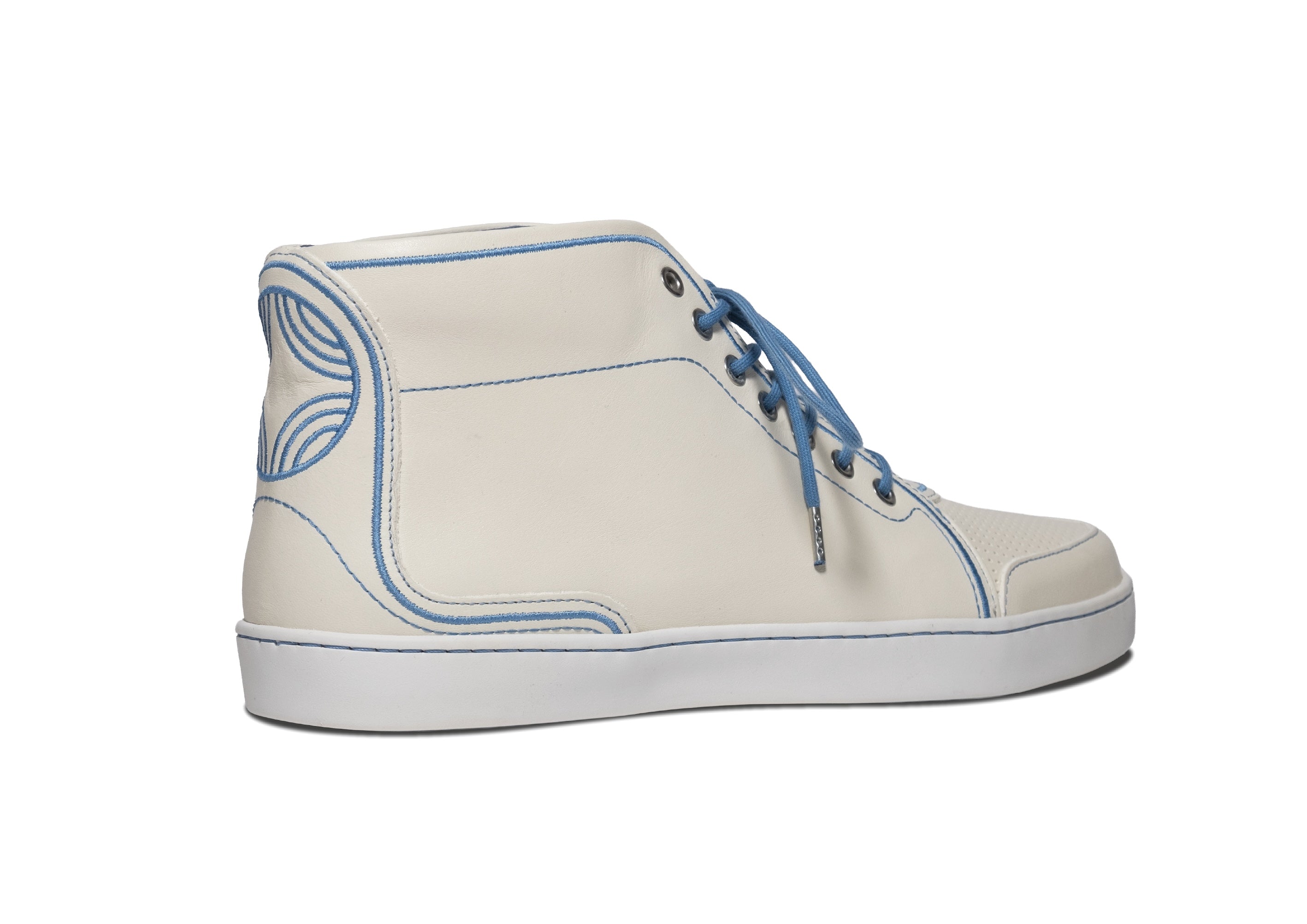 Hilbrig Athena sustainable full grain leather sneaker oblique view